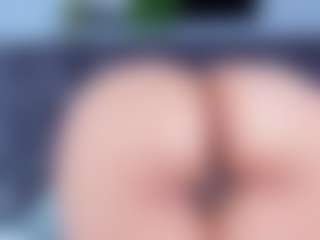 Live cam show with DulceAurora1 - Striptease MILF on Camsoda