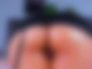 DulceAurora1 MILF webcam performer live streaming