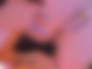 Live cam show with Kithana-jazmin - Blonde Hair Petite on livesuperchat.net