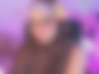 Live cam show with Kithana-jazmin - Blonde Hair Petite on Hubzter Live