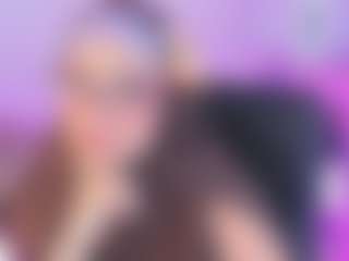 Live cam show with Kithana-jazmin - Bedroom Blonde Hair on SinfulBabes