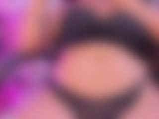 Live cam show with Kithana-jazmin - Lesbian on Camsoda