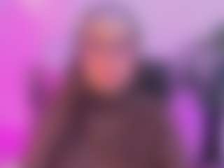 Live cam show with Kithana-jazmin - Interactivetoy Granny on livesuperchat.net