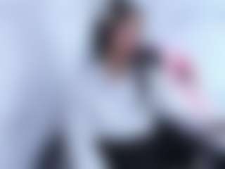 Live cam show with Kendal77 - Smoke on luckytryst.com