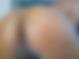 Live cam show with sexybree22 - Pornstar MILF on Dolls Live