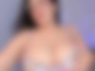 Live cam show with Nicole Steele - Dildo Or Vibrator on Free Soda