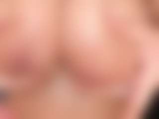 Live cam show with Nicole Steele - BBW Shaved Pussy on Camming Site
