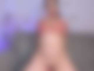 Live cam show with Nicole Steele - Petite on Camsoda