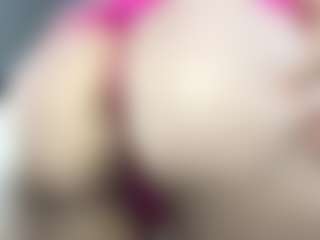 BonfireBonnie MILF webcam performer live streaming