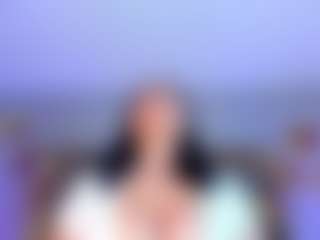 Live cam show with Candysvictoria - Spank on Mixed Magazine Live