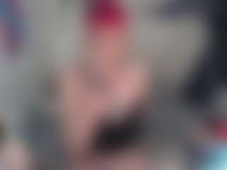 Live cam show with Charlotbelucci - Gray Eyes on Soda Cam