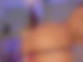 Live cam show with Oh-Hollyy - Pov on Camsoda