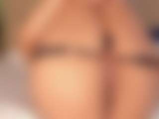 Live cam show with Oh-Hollyy - Skinny White on Camming Site | colombia