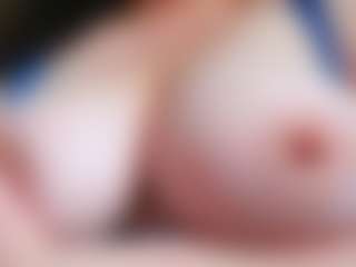 Live cam show with SonyaBelfort - Slave on Milfs Live