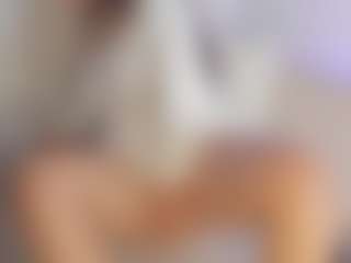 emmaa98's Live Sex Cam Show