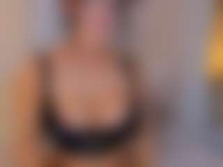Live cam show with Natashahartaman - Striptease MILF on Milf Play