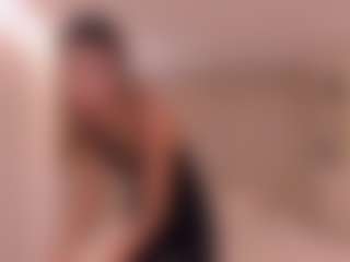 Live cam show with NIA - Thin on liverealitysex.com