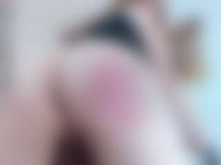 Live cam show with amberdiamont - Young Adult on AdultVida.com