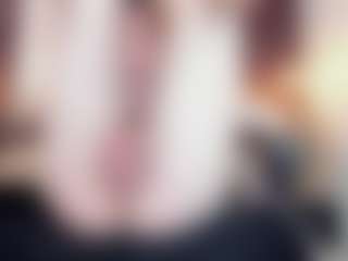 Live cam show with amberdiamont - Spank on livesuperchat.net