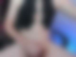 Live cam show with amberdiamont - Small Tits on TeamSkeetLive