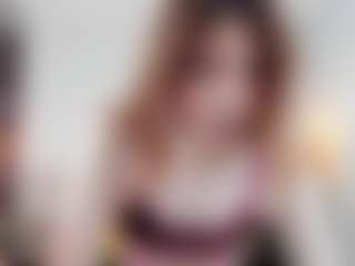 Live cam show with amberdiamont - Average on Gym Cam Girls