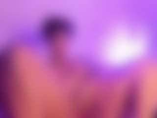 Live cam show with Pamela-West - Shaved Pussy on Cam Slut