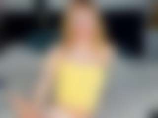 Live cam show with Esme-Runn - Hot on makecum.org