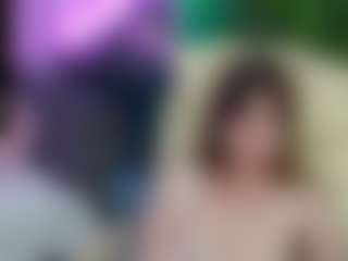 Live cam show with JennyyLuv - Oil on crypto-cams