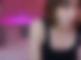 Live cam show with JennyyLuv - Oil on Camming Site