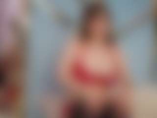 Live cam show with JennyyLuv - Camel Toe on SmokeAndPoke