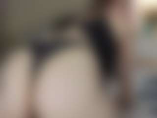 JennyyLuv's Live Sex Cam Show