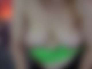 JennyyLuv's Live Sex Cam Show