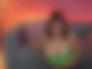Live cam show with JennyyLuv - Skinny on Gym Cam Girls