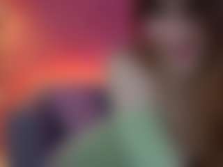 Live cam show with JennyyLuv - Skinny on SquirtSoMuch