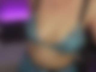 JennyyLuv's Live Sex Cam Show