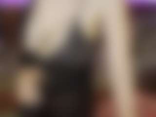 Live cam show with JennyyLuv - Oil on CSO-WL