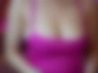 JennyyLuv's Live Sex Cam Show