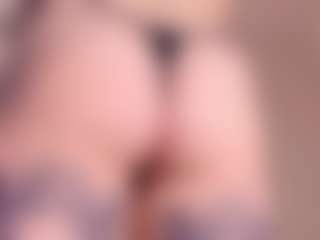 Live cam show with Yuriko-May - Strip Asian on friskycurves.com