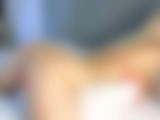Live cam show with Ann - Plug on CamClone