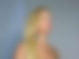 Live cam show with Ann - Kisses on TottyGirls