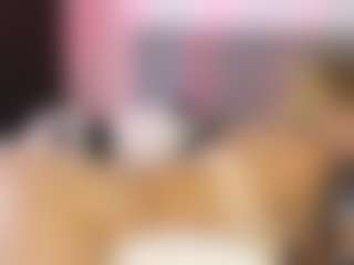 Live cam show with Ann - Kisses on Camming Site