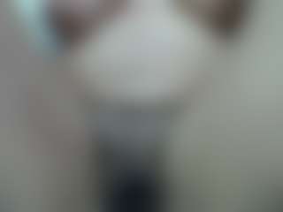 Live cam show with LIlythBrown69 - Colombia on CamClone