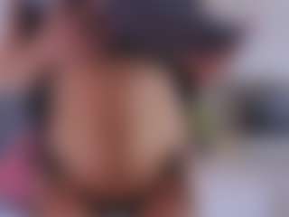 Mia-Oceann's Live Sex Cam Show