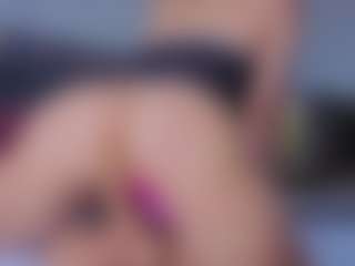 Mia-Oceann's Live Sex Cam Show