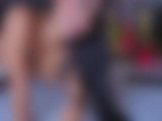 Live cam show with Mia-Oceann - Trimmed Teen (18+) on Mixed Magazine Live
