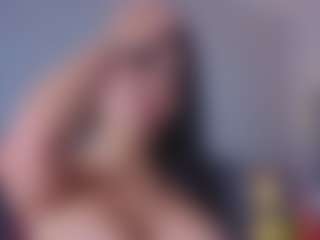 Mia-Oceann's Live Sex Cam Show