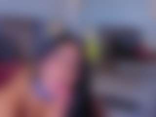Live cam show with Mia-Oceann - Squirt on Big Tits