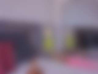 Live cam show with Mia-Oceann - Strip Toys on CSO-WL