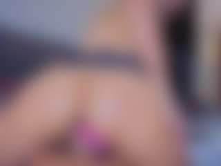 Mia-Oceann's Live Sex Cam Show