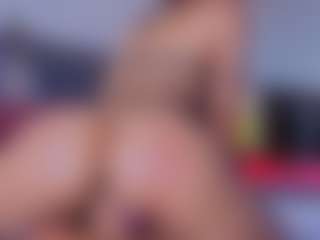 Mia-Oceann's Live Sex Cam Show